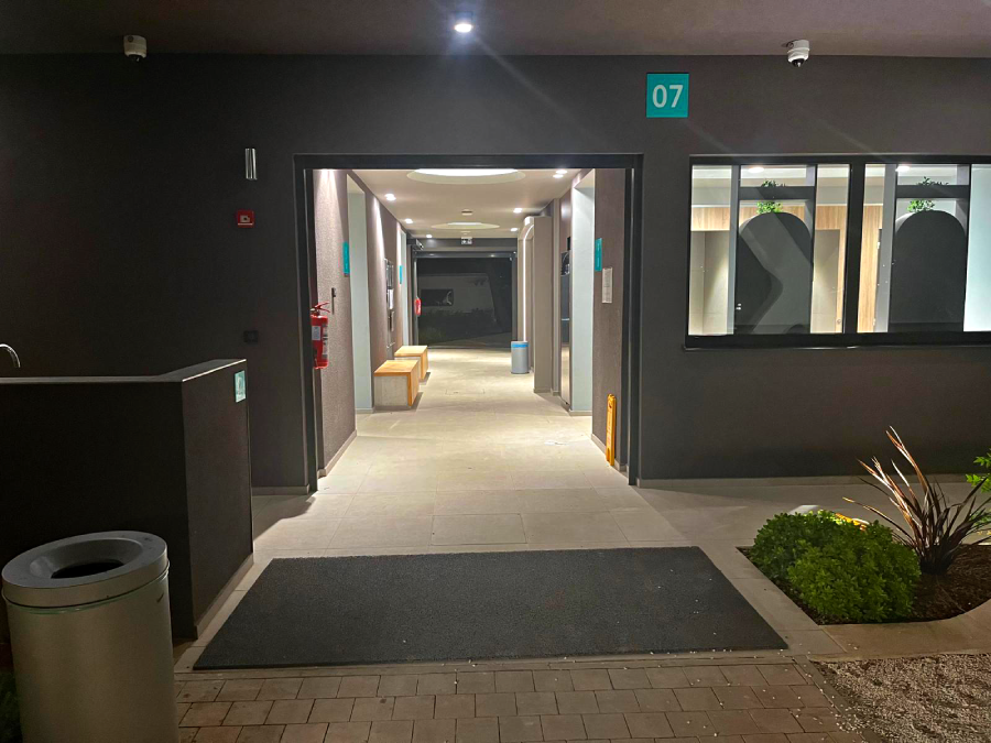 Rodzinny kemping pełen atrakcji, barów i restauracji Camping Bijela Uvala
